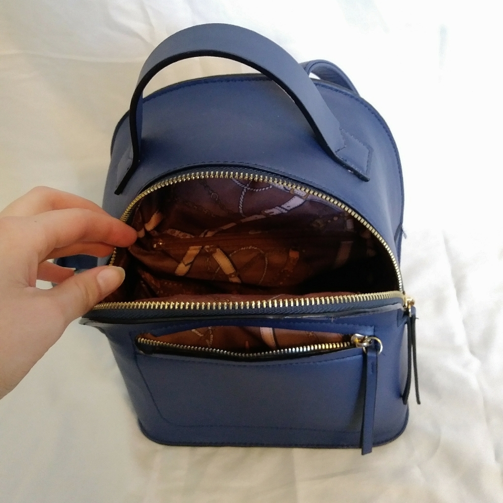 Small Backpack - Picture 4 of 4